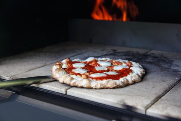 Merklinger 800 Holzbackofen Pizza