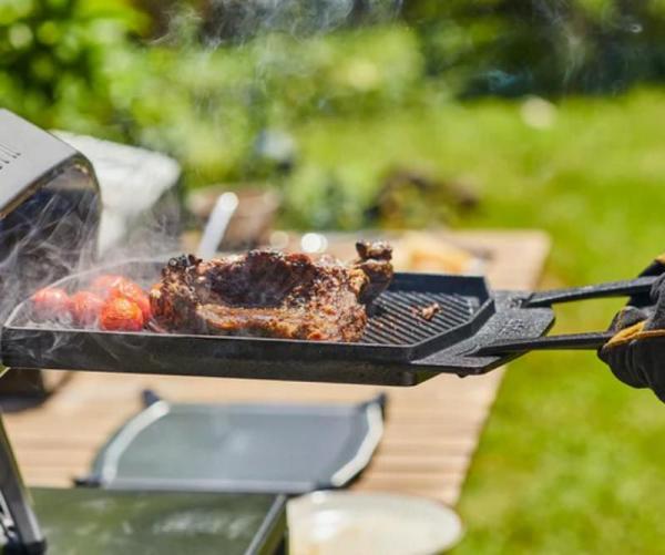 Ooni doppelseitige Grillpfanne Grizzler Pfanne aus Gusseisen Ooni doppelseitige Grillpfanne Grizzler Pfanne aus Gusseisen